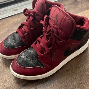Jordan 1Retro Mid Team red/black